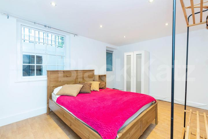 perfect for sharers and located close to Angel station Remington Street, Angel